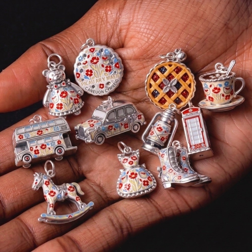 Jewelry Making London - 세련된 스테인리스 스틸 소재의 귀여운 만화